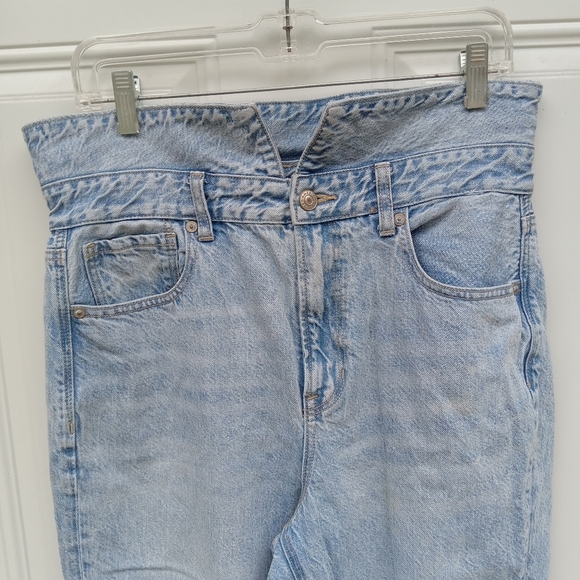 American Eagle Fold Over Waist Mom Jean Distressed Light Blue Size 10 - Picture 4 of 13